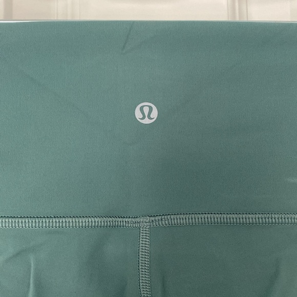 Lululemon Wunder Train 23” (6) - Picture 3 of 10